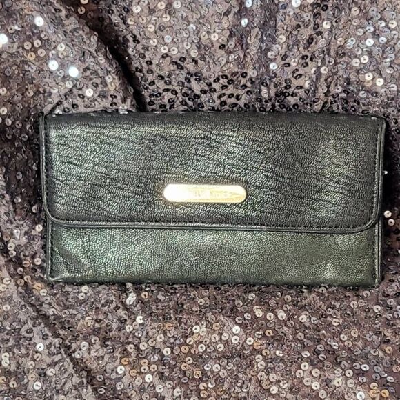 Michael Kors wallet - Picture 1 of 5